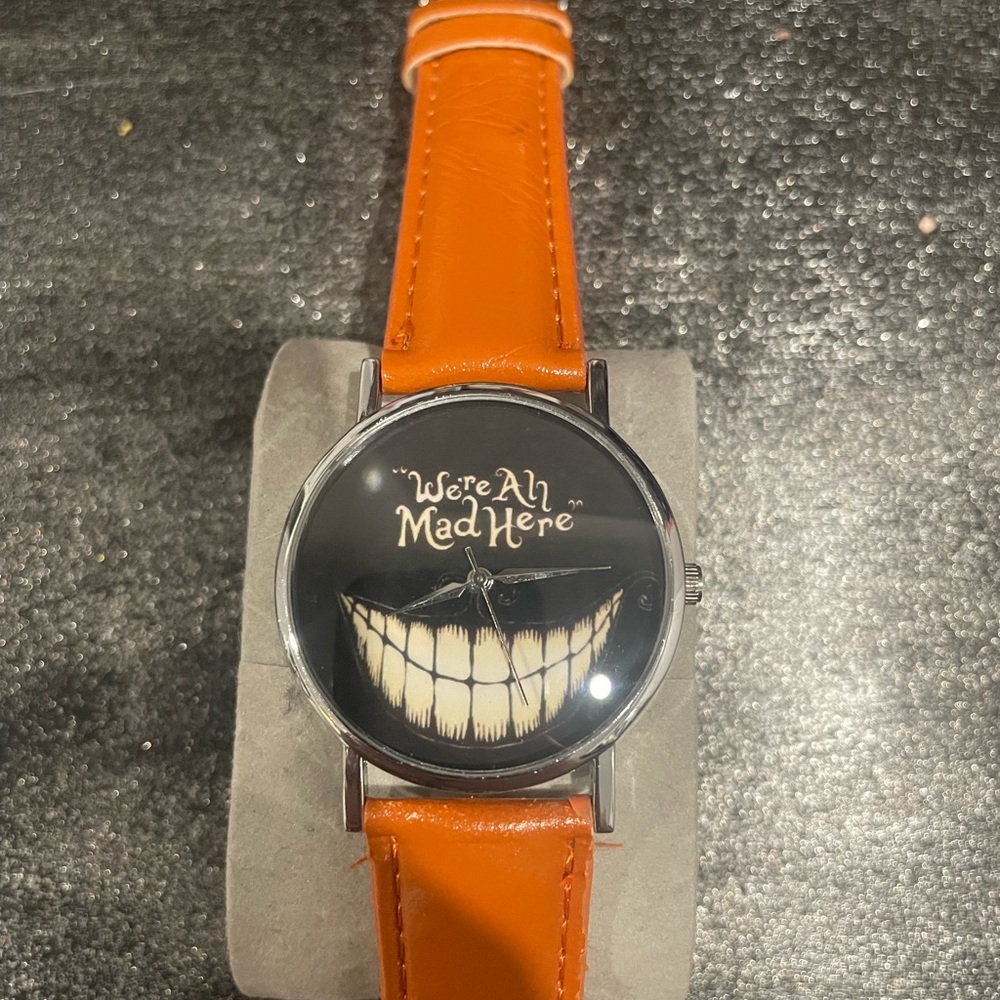 The chechire cat Alice in wonderland watch